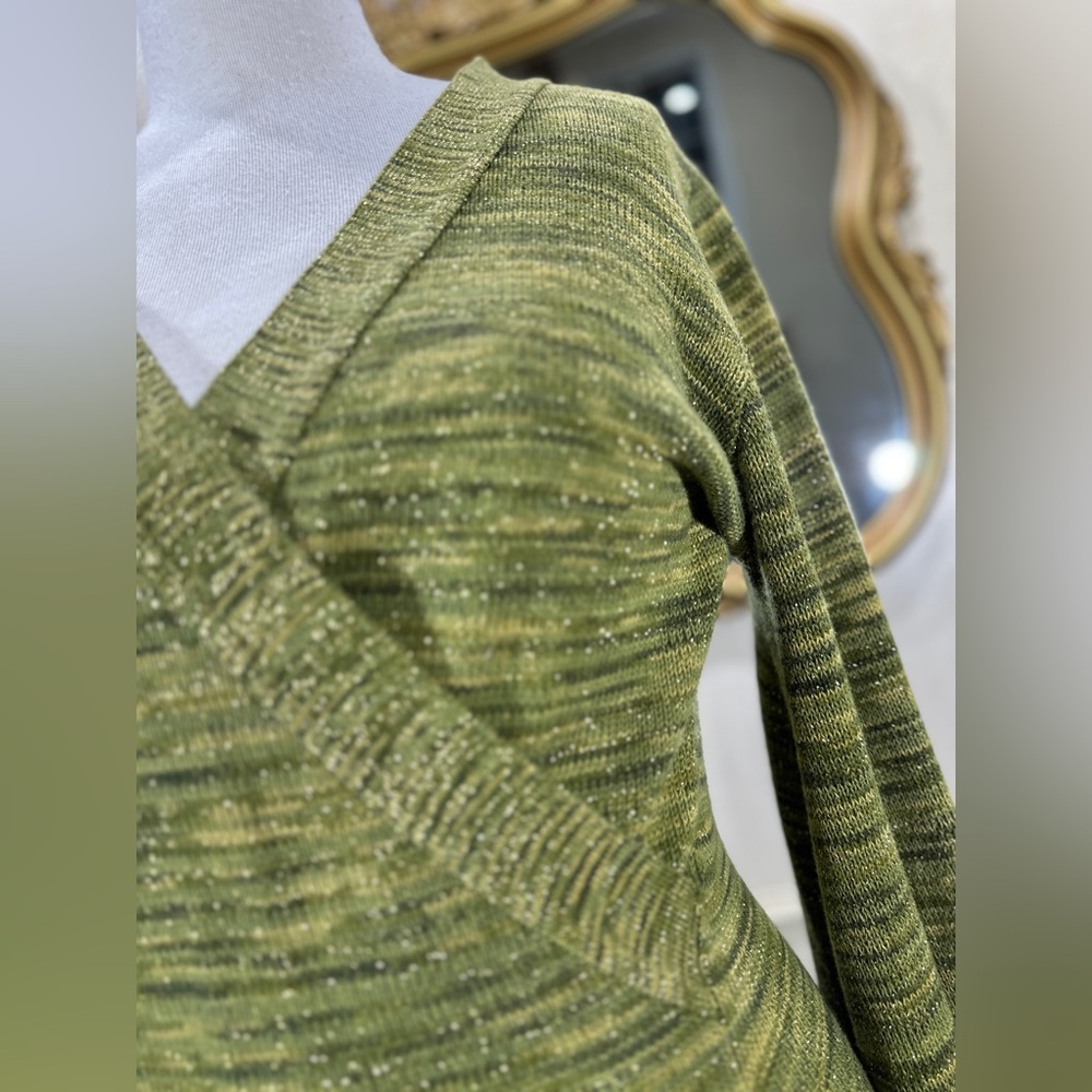 Vintage Kris‎ Tae’s Metallic Olive Green Crossover Knit Sweater Size M USA - Picture 2 of 9